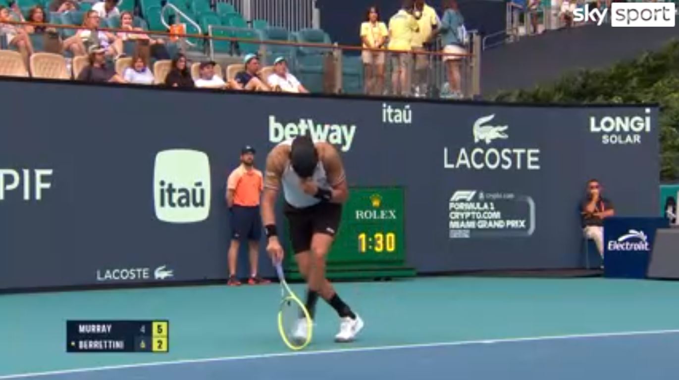 VIDEO/ Berrettini accusa un malore e rischia di svenire